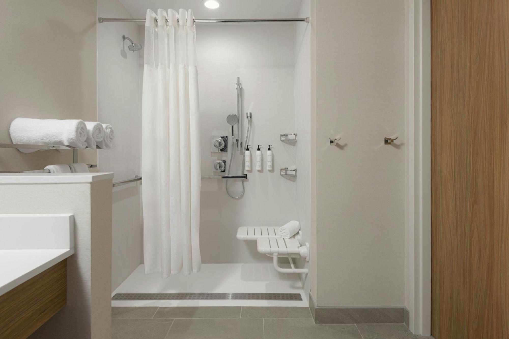 Fairfield By Marriott Inn & Suites Cincinnati Oakley מראה חיצוני תמונה